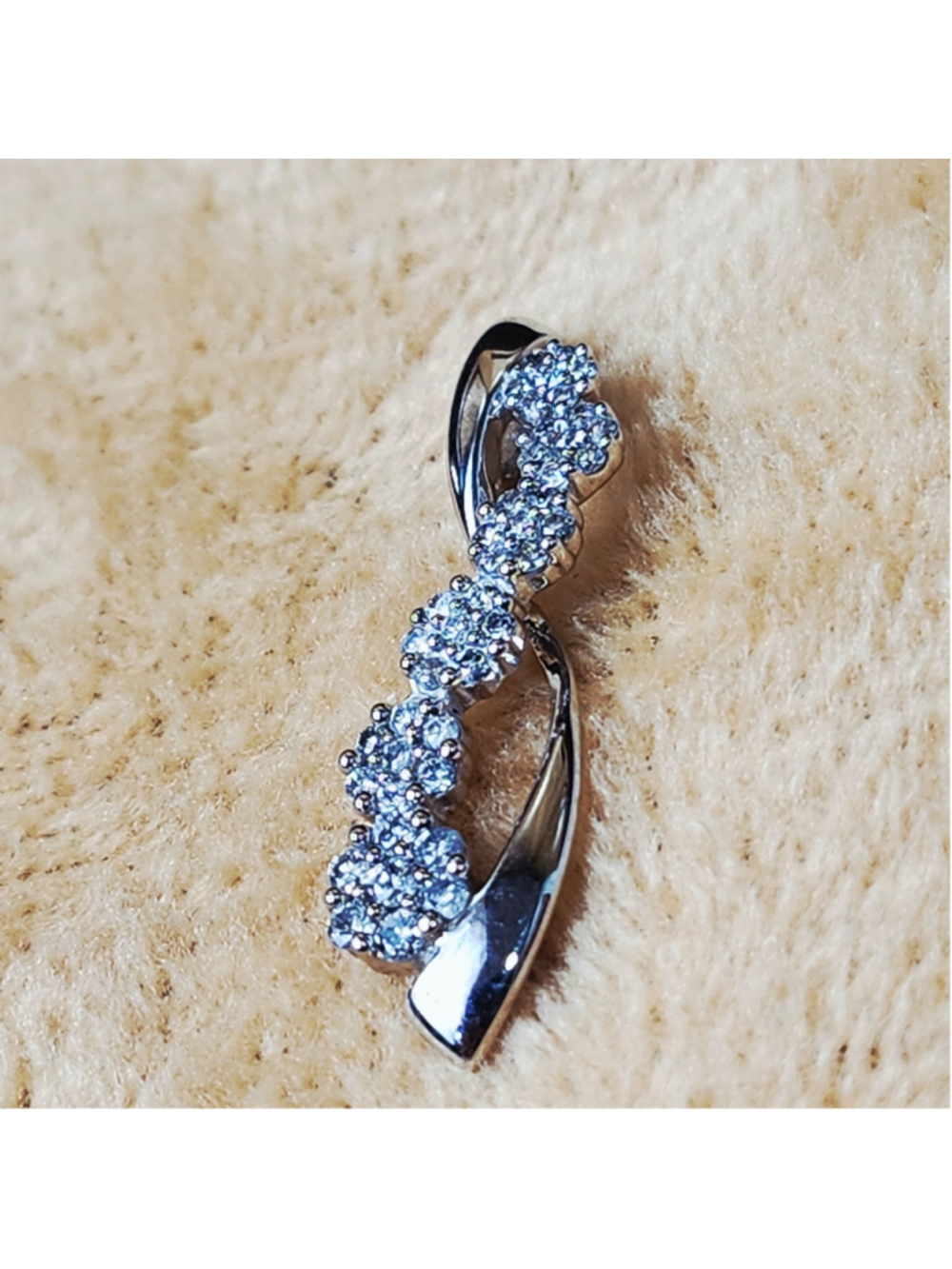 10k White Gold Diamond Infinity Pendant Necklace, 0.8 CTW